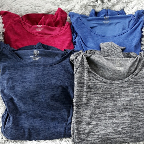 Bundle of running shirts - Picture 2 of 4